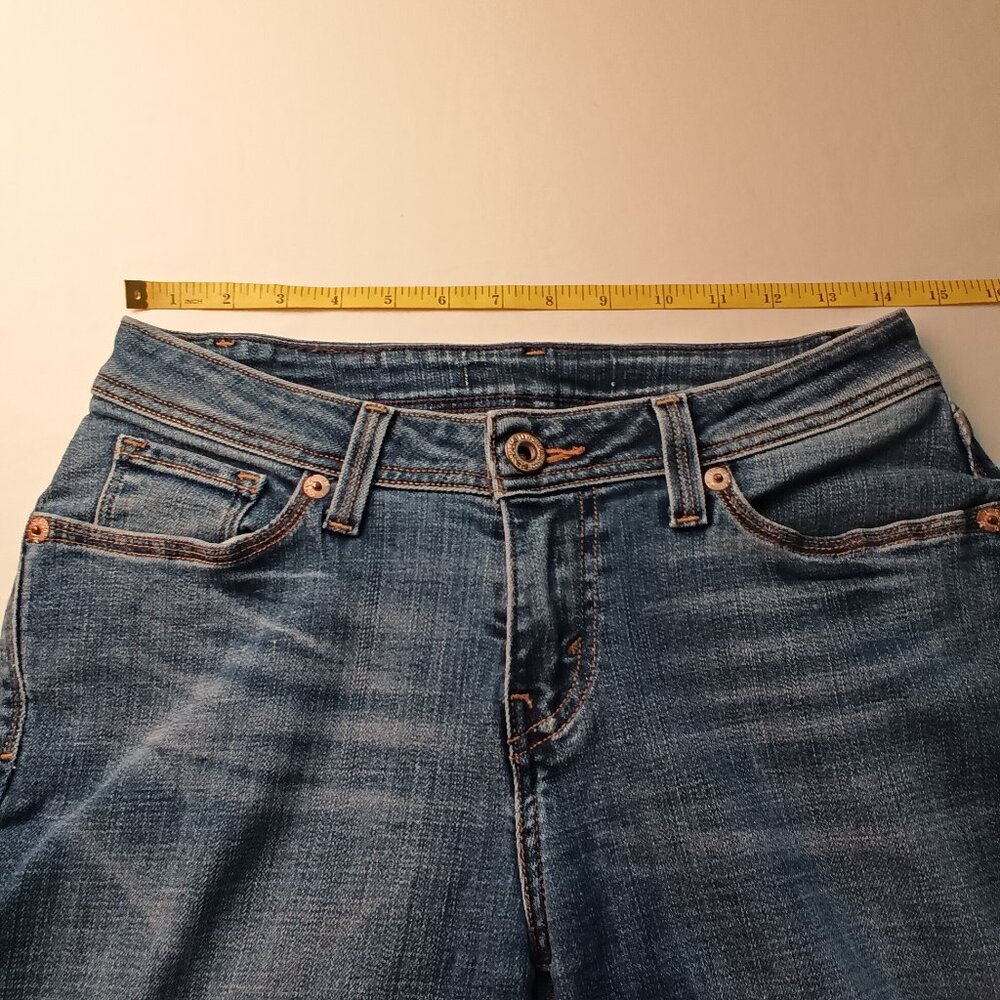 Levi's Jeans Size 6 Low Rise Boot Cut Medium Wash - Picture 6 of 9